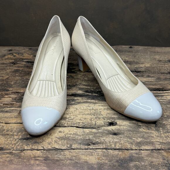 Easy Spirit Beige Cap Toe Women’s 8M Patent Leather Accent Comfort Career Heels - Picture 6 of 9